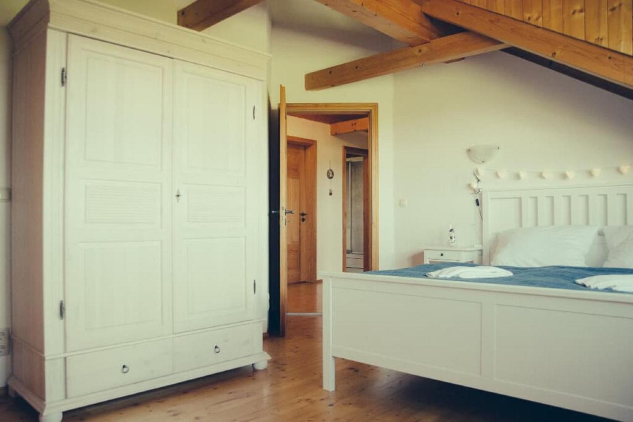 Ferienwohnung zum Forsthaus mit Wellnessbereich und Hallenbad Oberviechtach Exterior foto